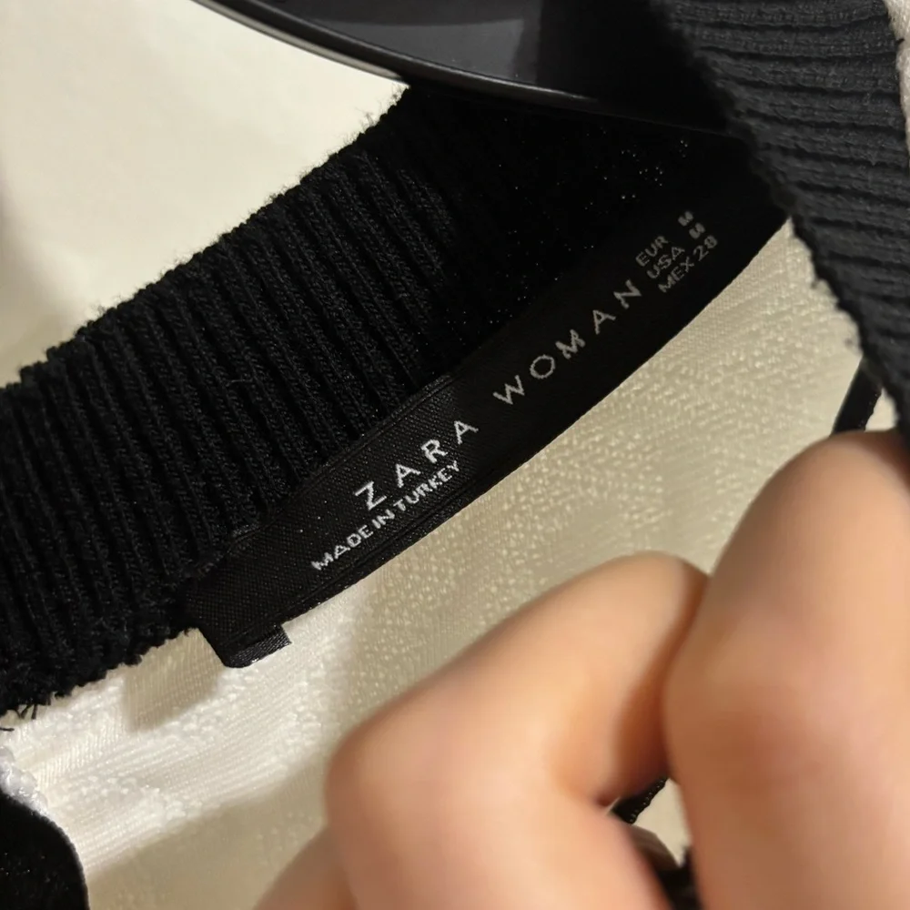ZARA Textured White and Black Dress, Size Medium - Picture 4 of 10